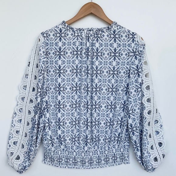 💙White House Black Market Blue and White Embellished Long Sleeve Blouse💙 - Picture 7 of 10